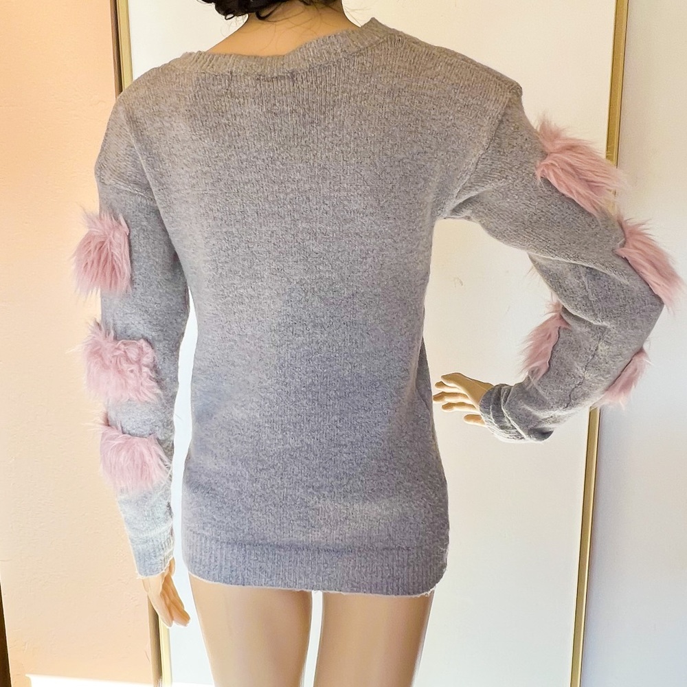 Grey Fur Sleeve Sweater. Size Medium - Picture 7 of 13